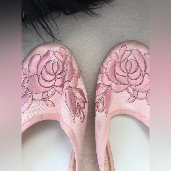 Ladies Slippers • Size: 7-8 • Poland - Picture 4 of 7